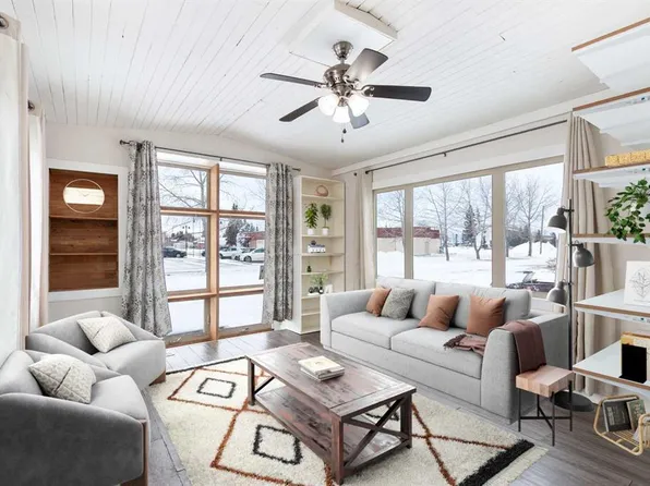 1 Park Ave, Carstairs, AB T0M 0N0