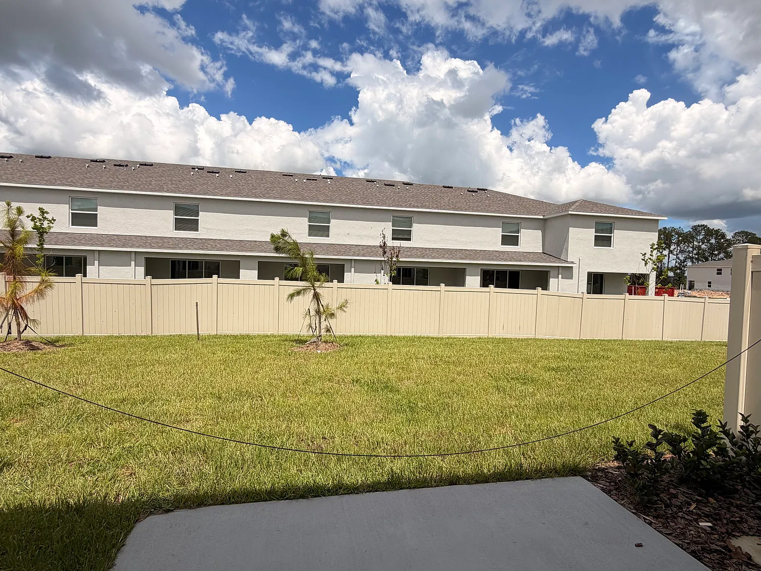 3 bed, 2.5 bath, 1463 sqft, $2,186 — Photo 4