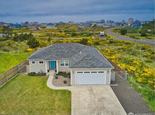 1409 Diamond Head Ave SW, Ocean Shores, WA 98569