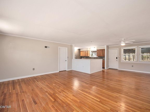 4th image of 247 Russell Rd