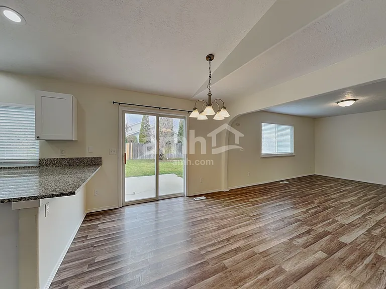 16605 Sadie Ave — Photo 4