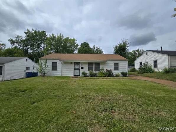 9765 Vickie Pl, Saint Louis, MO 63136