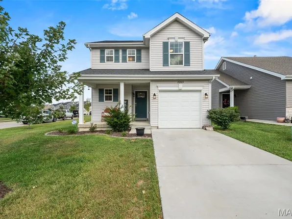 2203 Windswept Farms Dr, Eureka, MO 63025