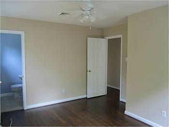 3rd image of 5912 Wainwright Dr
