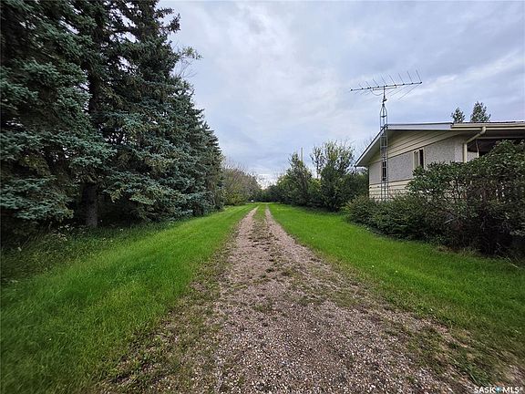 2nd image of 22 Maple AVENUE