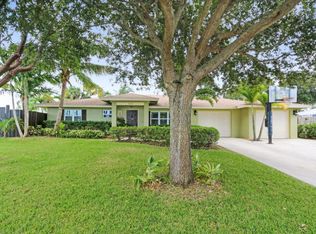 106 Windsor Rd E, Jupiter, FL 33469