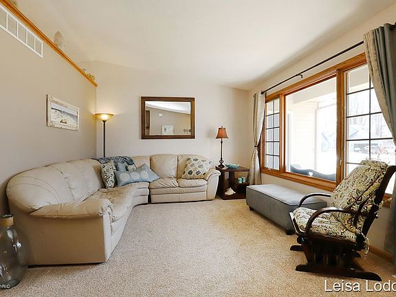 4th image of 9088 Walnut Grove Dr NE