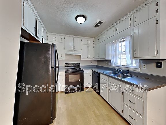 4th image of 2124 Golfview Dr SE