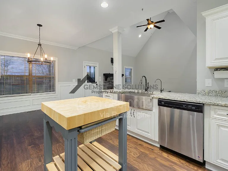 1135 Salem Rd — Photo 15