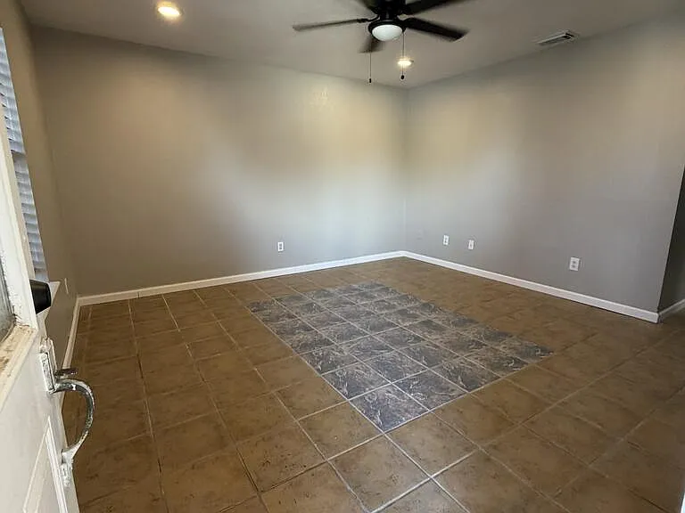 5092 Christian Cir — Photo 3