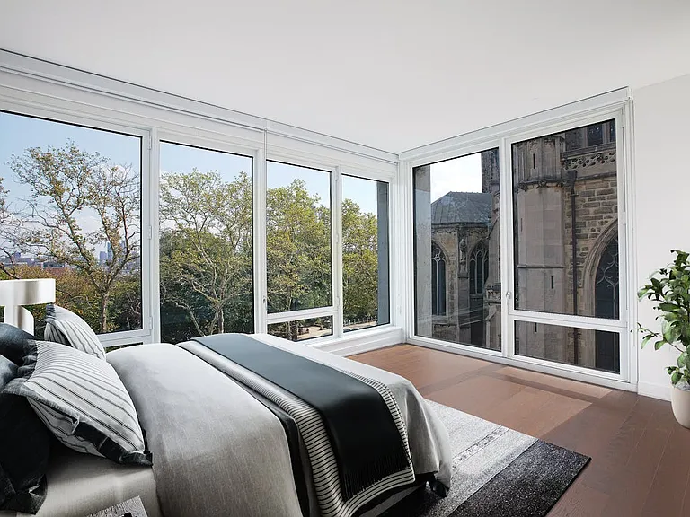 400 W 113th St #330 — Photo 5
