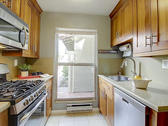 4th image of 104 Salice Way