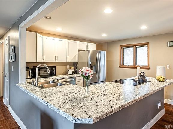 3rd image of 654 Peach Orchard Dr