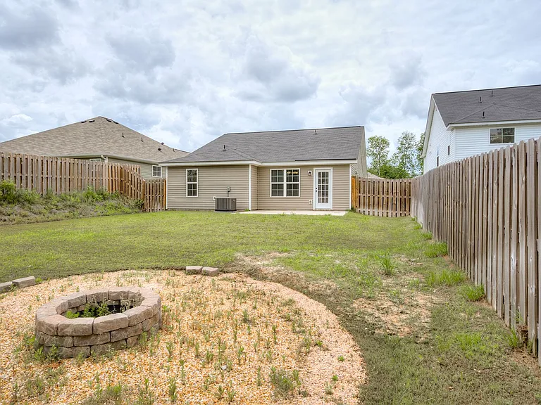 2106 Collier Rd — Photo 29