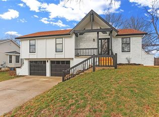311 SE Winburn Trl, Lees Summit, MO 64063