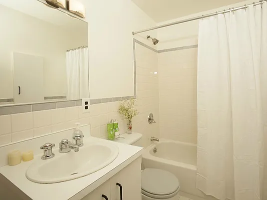 Sold by Sotheby's International Realty | media 27