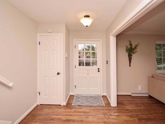 3rd image of 1098 Richwood Ave