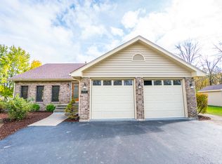 24237 S Timberline Trl, Crete, IL 60417