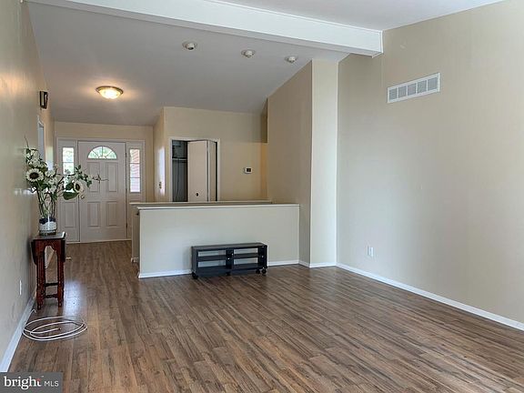 4th image of 3809 Pikeswood Dr