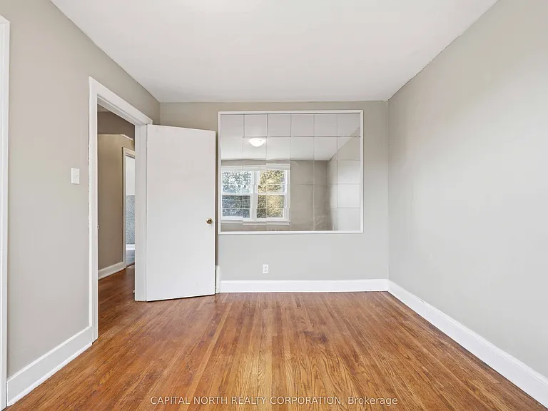 129 Brenda Cres — Photo 10
