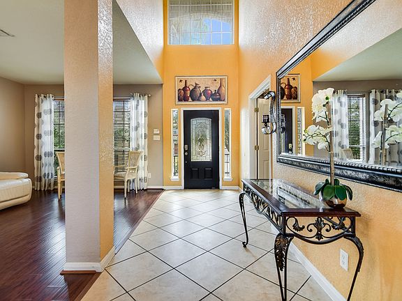 2nd image of 519 Lorimor Ct