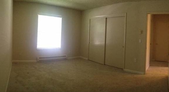 4th image of 3615 Greenlee Dr APT 13