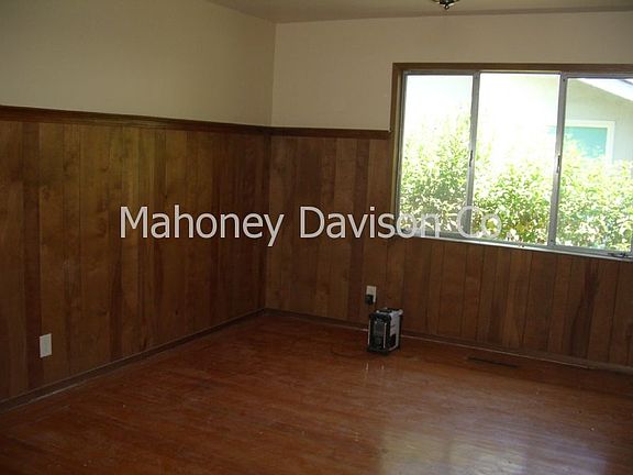 3rd image of 211 12th St
