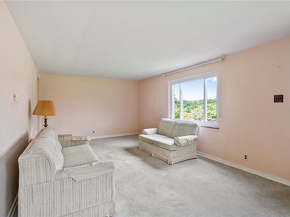 2nd image of 109 Rosemont Dr