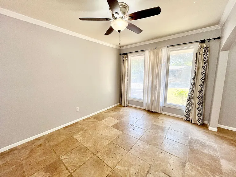 830 Blackburn St — Photo 13