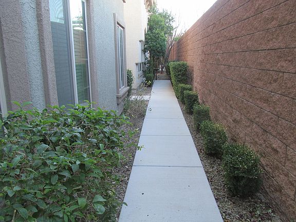 3rd image of 9578 Greensburg Ave