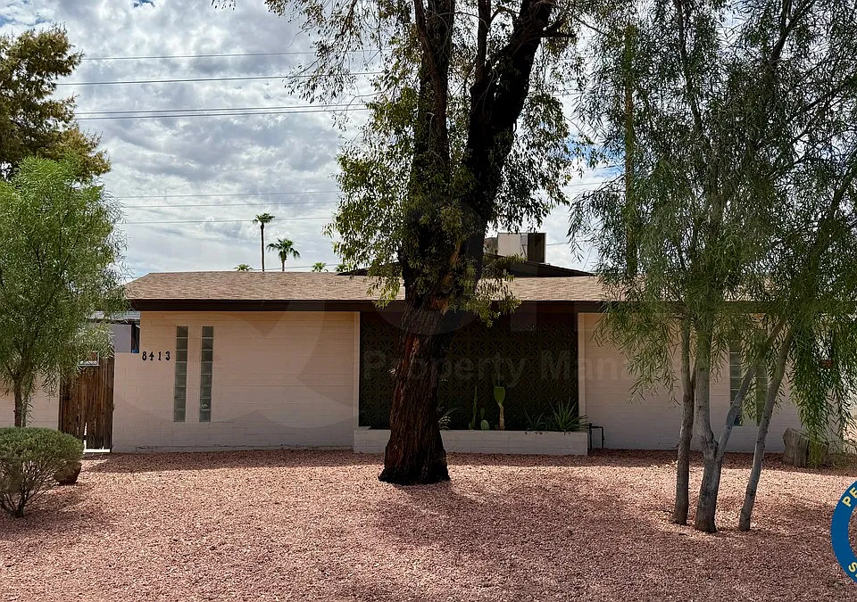 8413 E Coronado Rd #1
