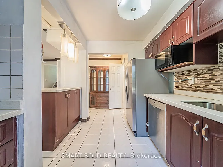5 Horseley Hill Dr E — Photo 15