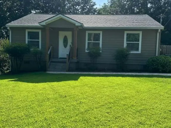 107 Dogwood Dr, Marietta, GA 30068
