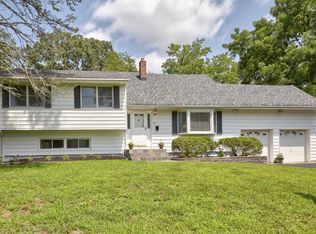 15 Avalon Dr, Tinton Falls, NJ 07724
