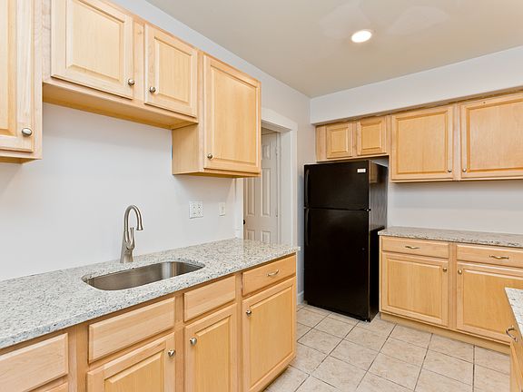 2nd image of 1751 W North Shore Ave #B