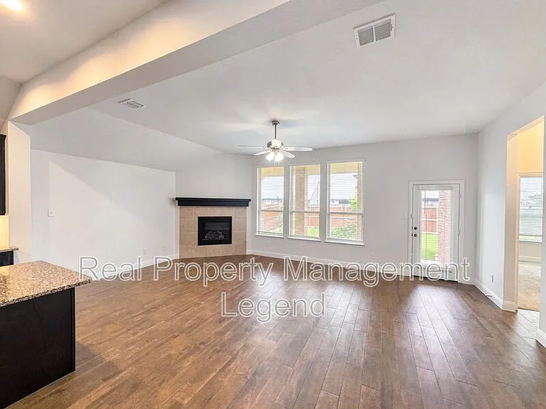 417 Cooper St — Photo 14
