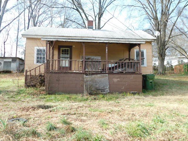 2nd image of 203 Westview Dr