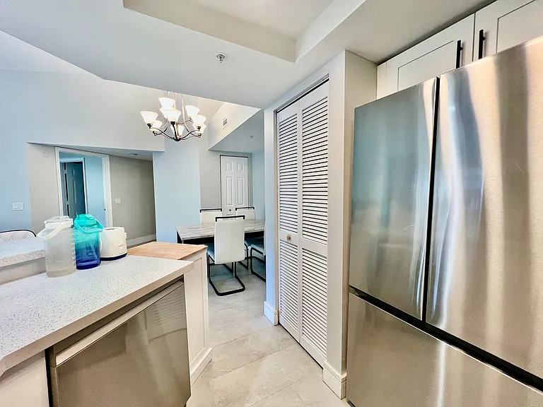 2033 SE 10th Ave #620 — Photo 2