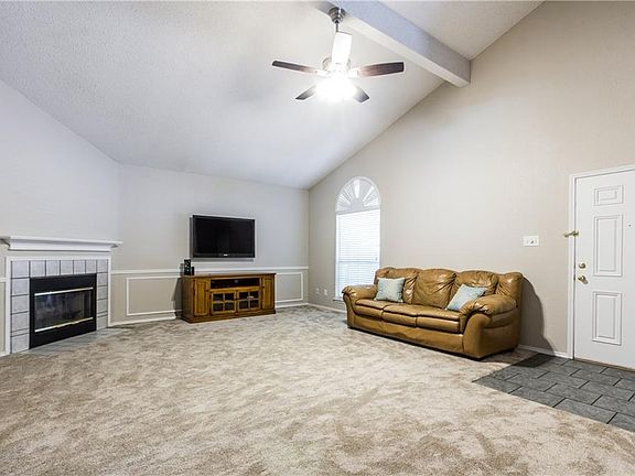 4th image of 5795 Fenway Ct