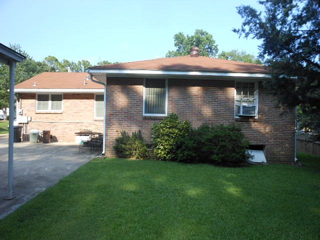 2nd image of 1811 Vicklan St