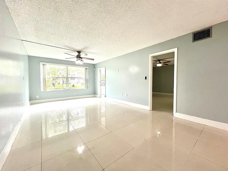 7450 NW 17th St #110 — Photo 8
