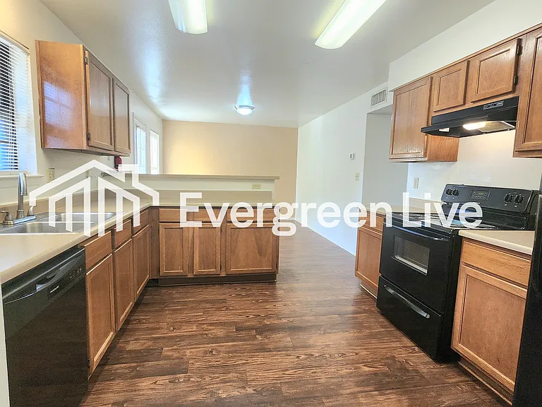 200 Raven Dr — Photo 11