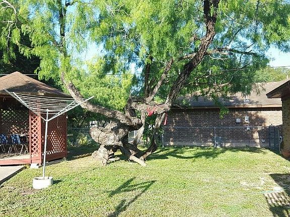 5th image of 1015 Pamela Dr