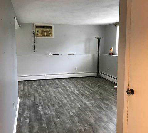 4th image of 6 Katherine Dr