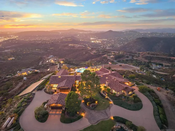 15707 Blue Crystal Trl, Poway, CA 92064