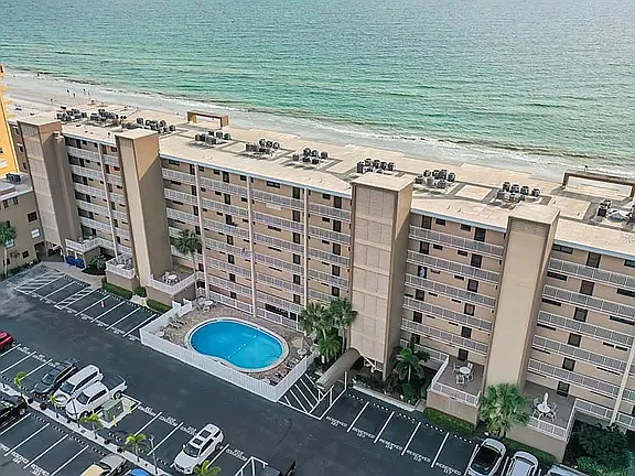 18650 Gulf Blvd — Photo 3