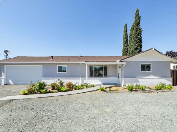 1160 W Cypress Rd, Oakley, CA 94561