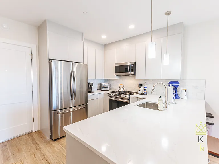 458 Washington St #305 — Photo 2