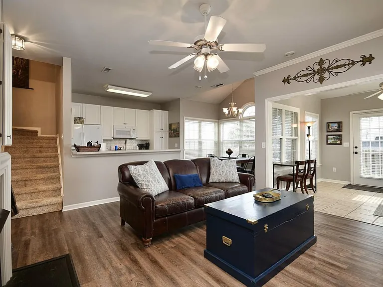614 Glassyrock Ct — Photo 6