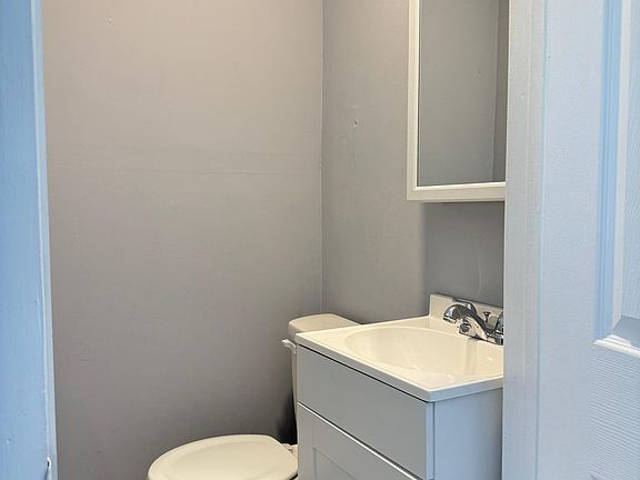 4th image of 2746 S Sheridan St #1